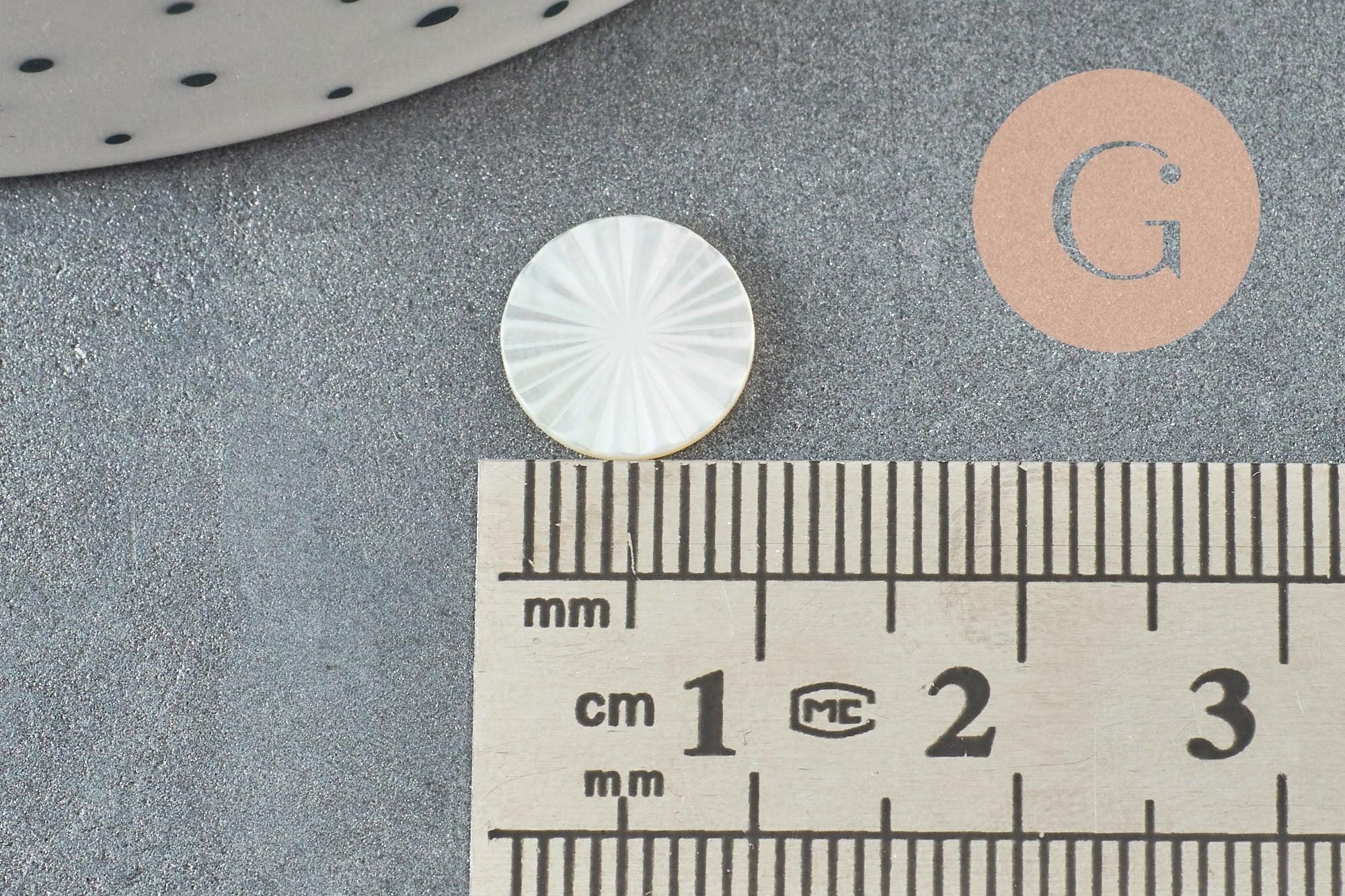 Gingerlily G9628 cabochon rond nacre blanche gravé 10mm