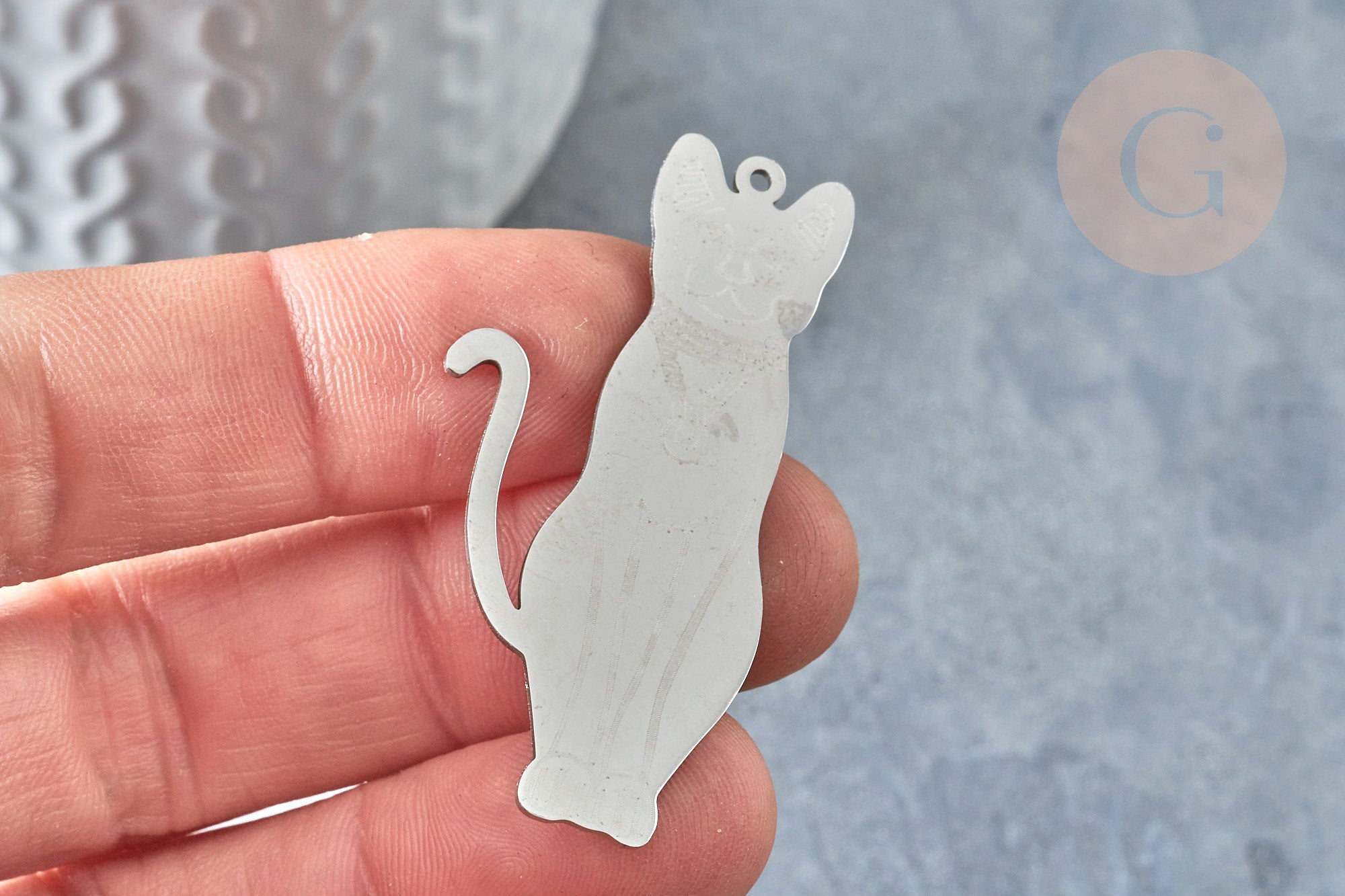 Gingerlily Pendentifs G7618 pendentif chat égyptien acier 48mm