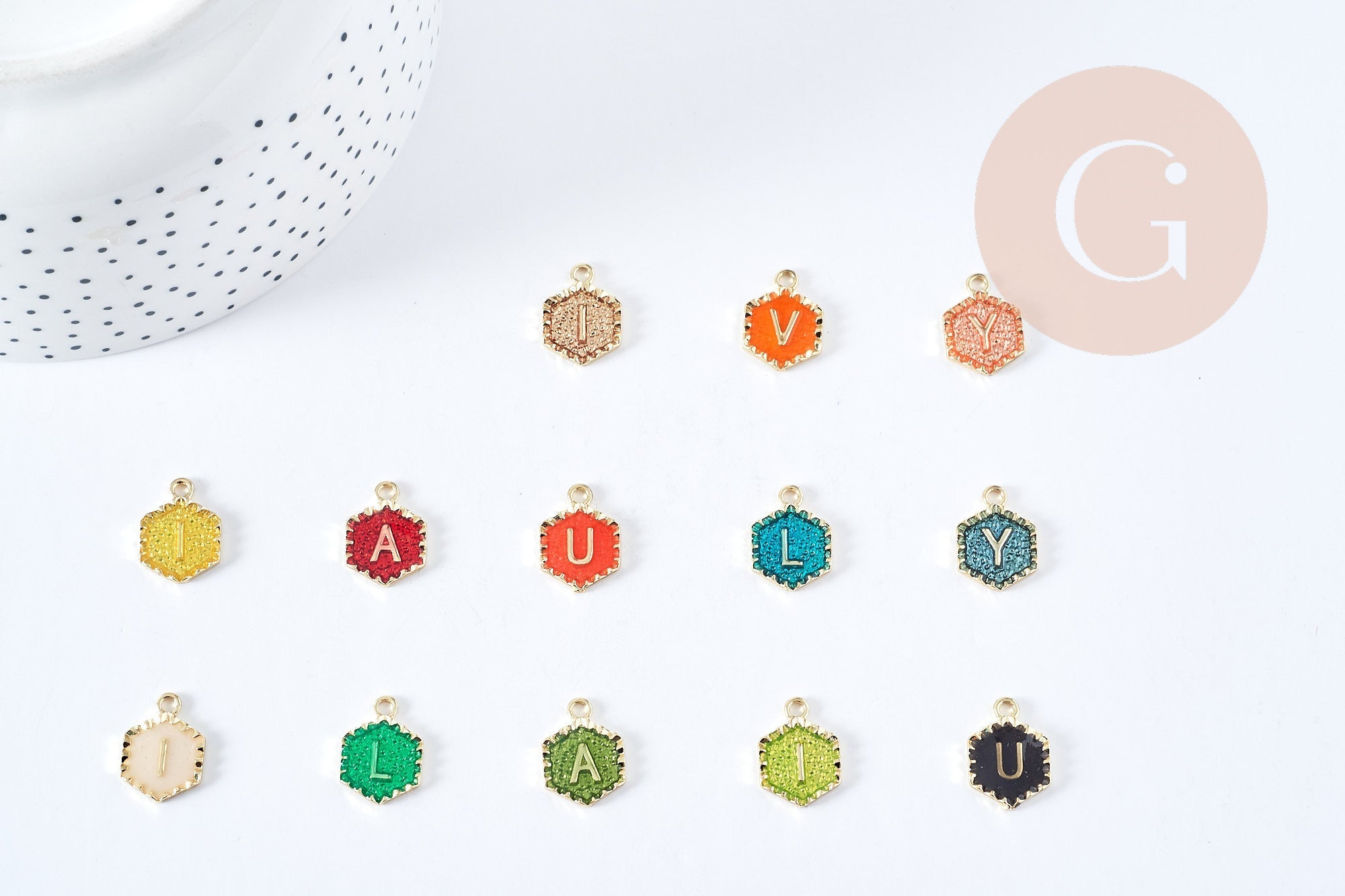 Gingerlily Pendentif hexagone lettre initiale doré x5