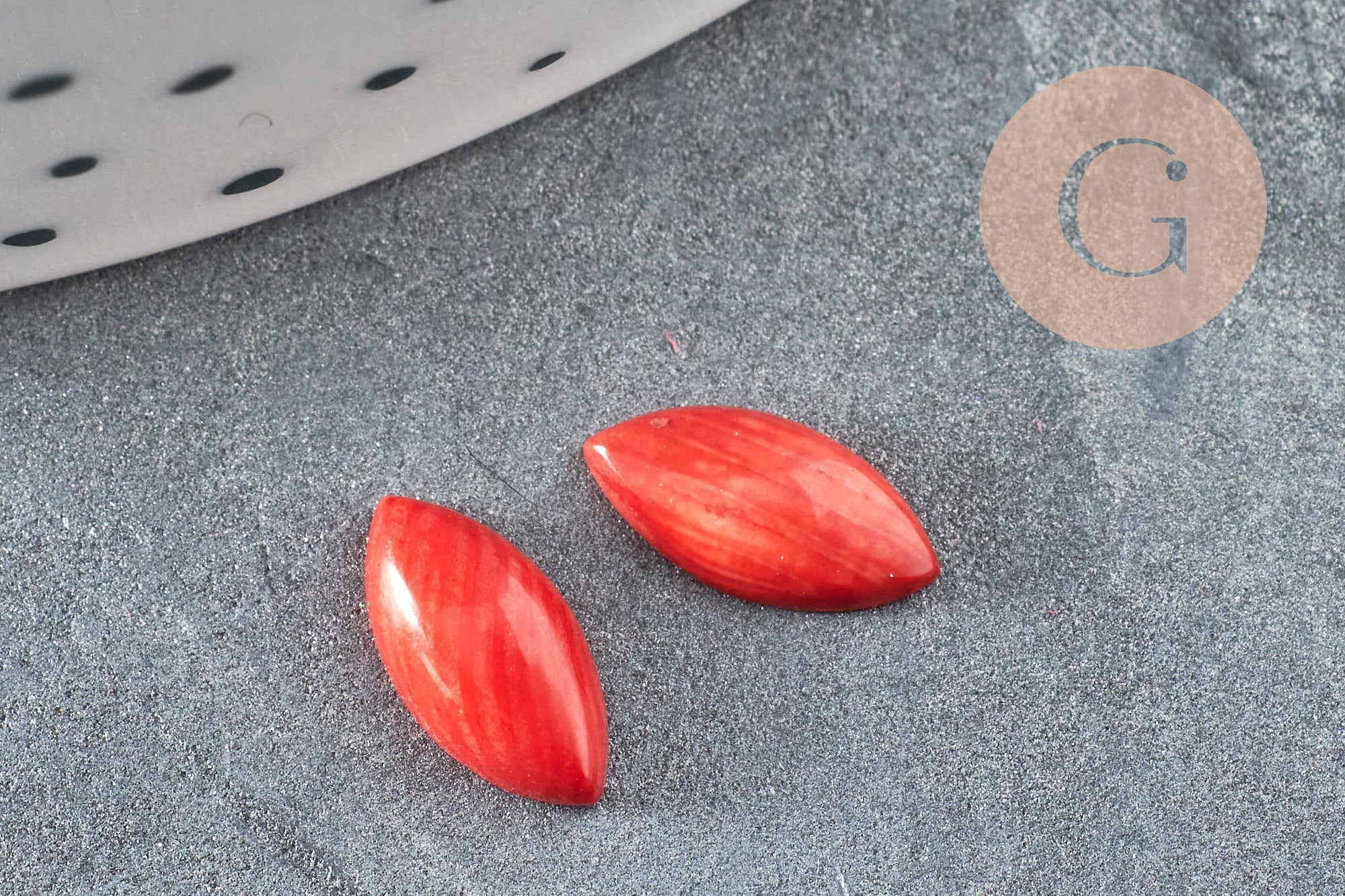 Gingerlily Cabochon marquise corail rouge naturel 5x10mm x1