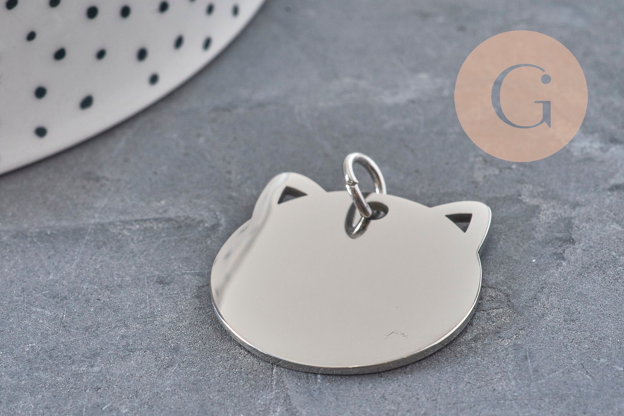 Gingerlily pendentif tête de chat acier doré 29mm G11017