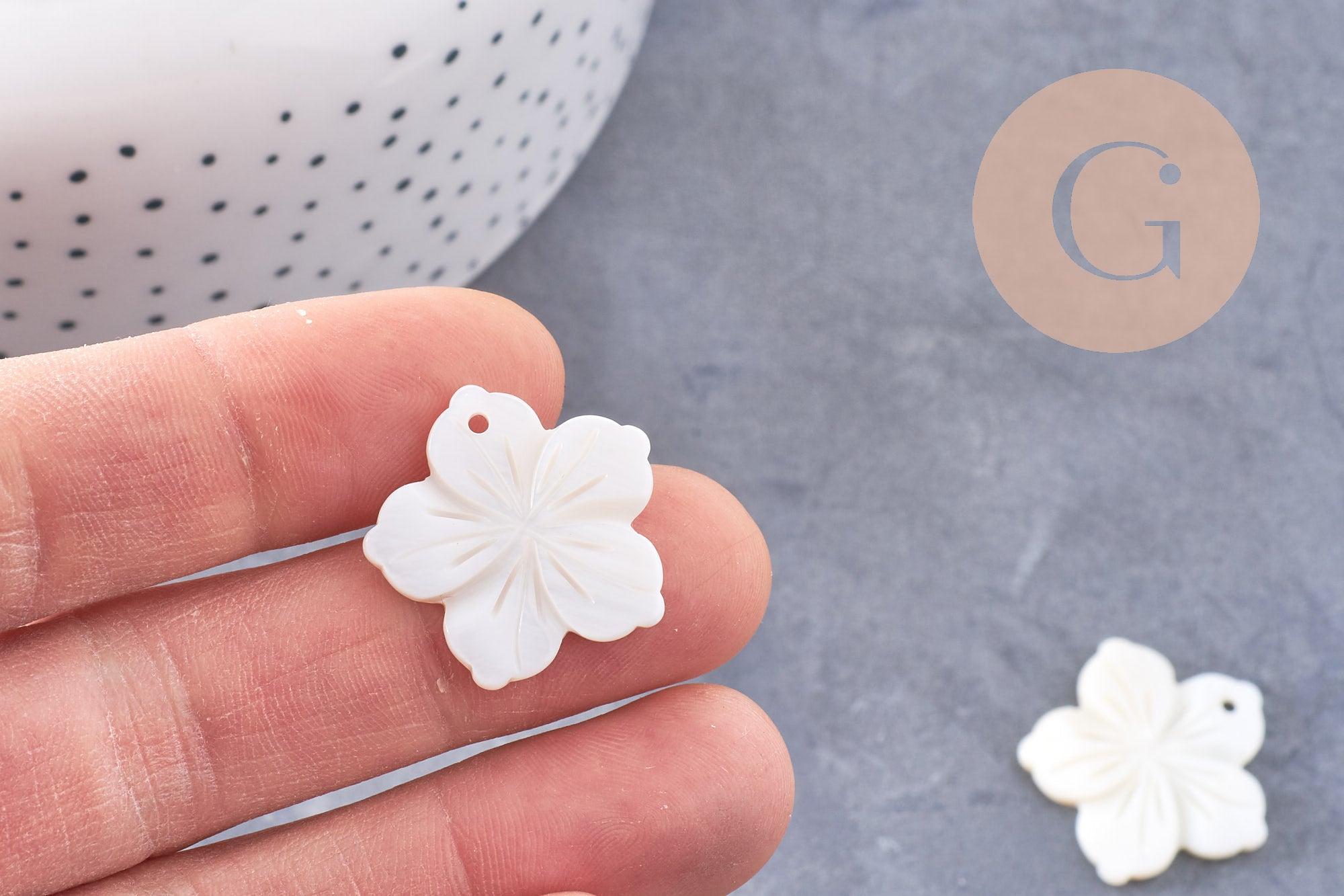 Gingerlily Pendentifs G10228 pendentif fleur nacre blanche x2