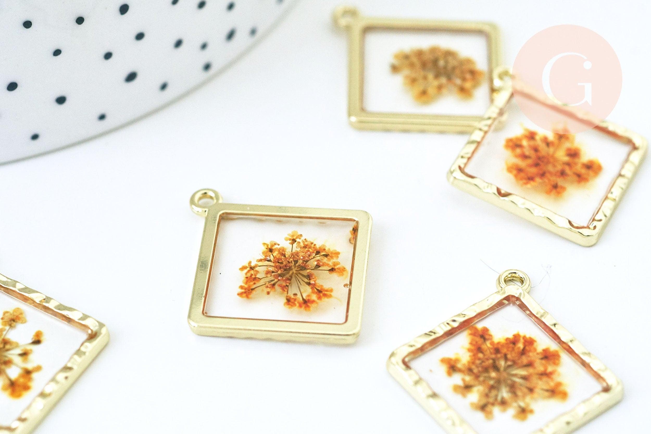 Gingerlily Pendentifs losange résine pâquerette 30mm doré