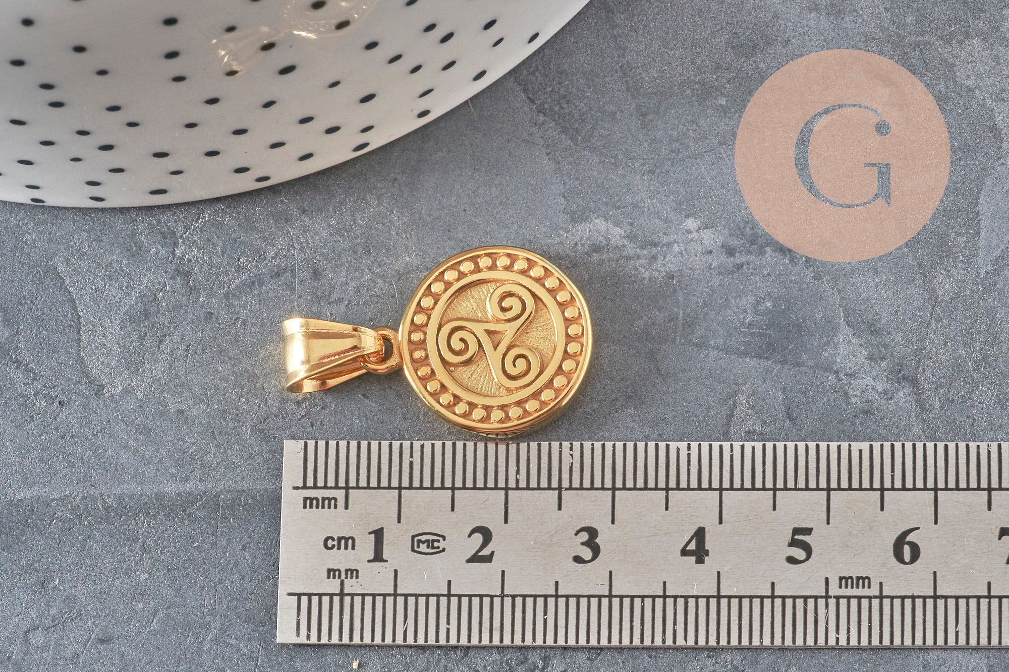 Gingerlily Pendentifs pour bijoux DIY médaille triskel G11359 doré 22,5mm