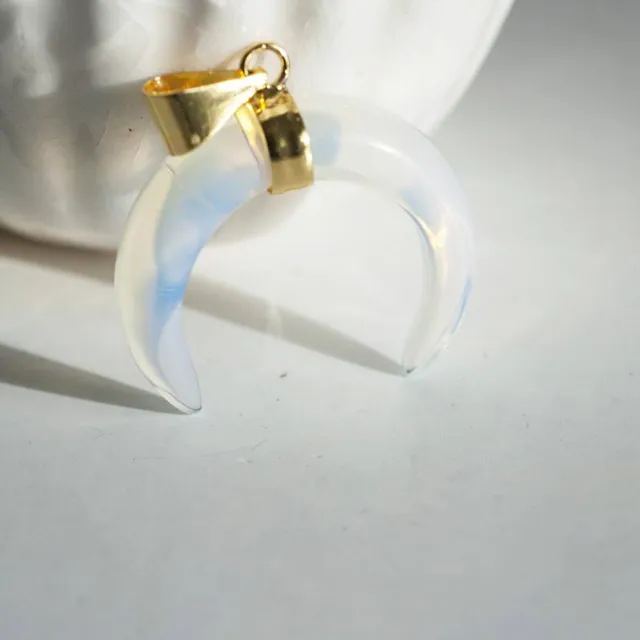 Gingerlily Pendentif lune opalite blanche 32mm croissant