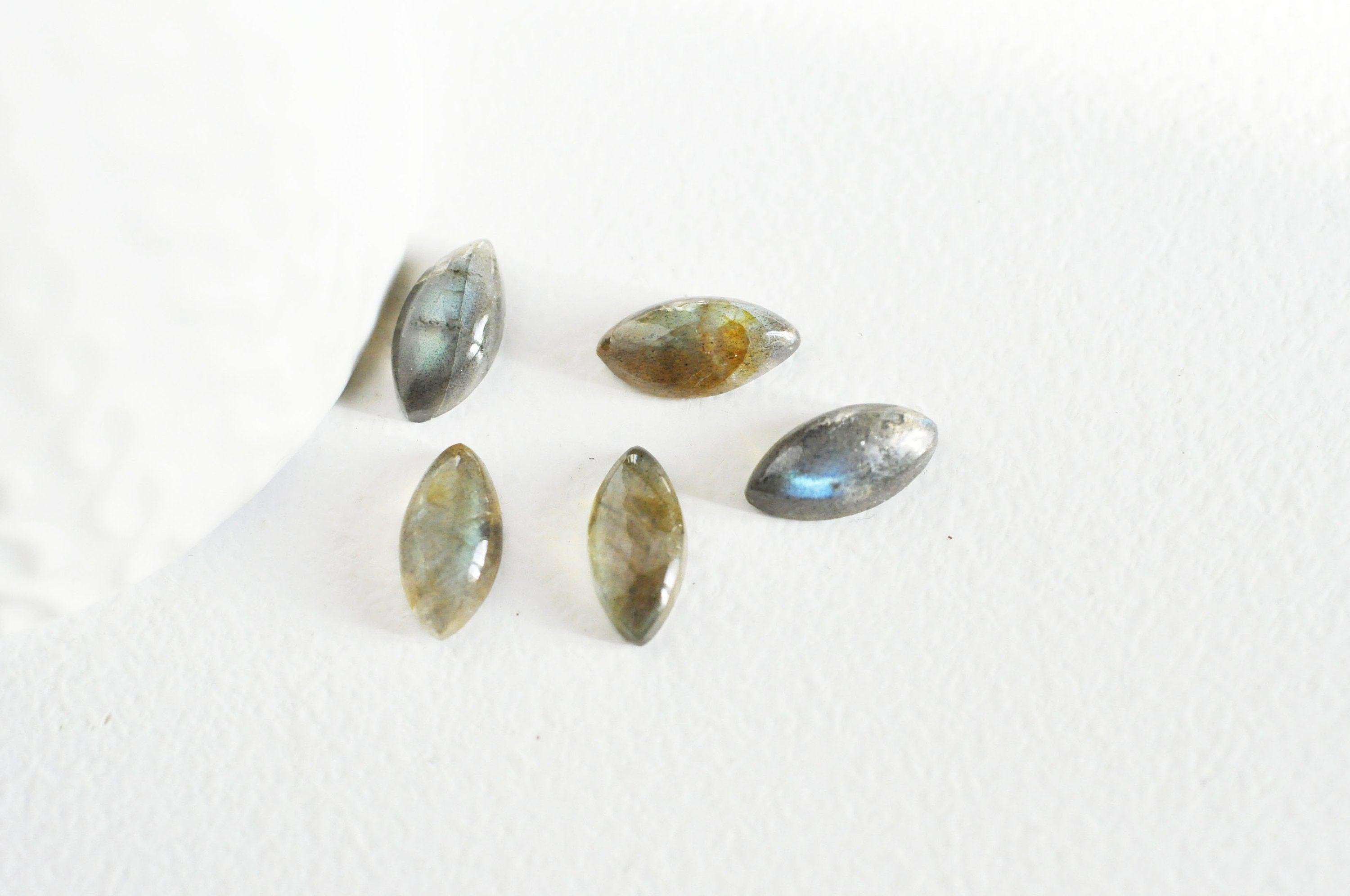Gingerlily Cabochons G3042 cabochon labradorite navette 14x7mm