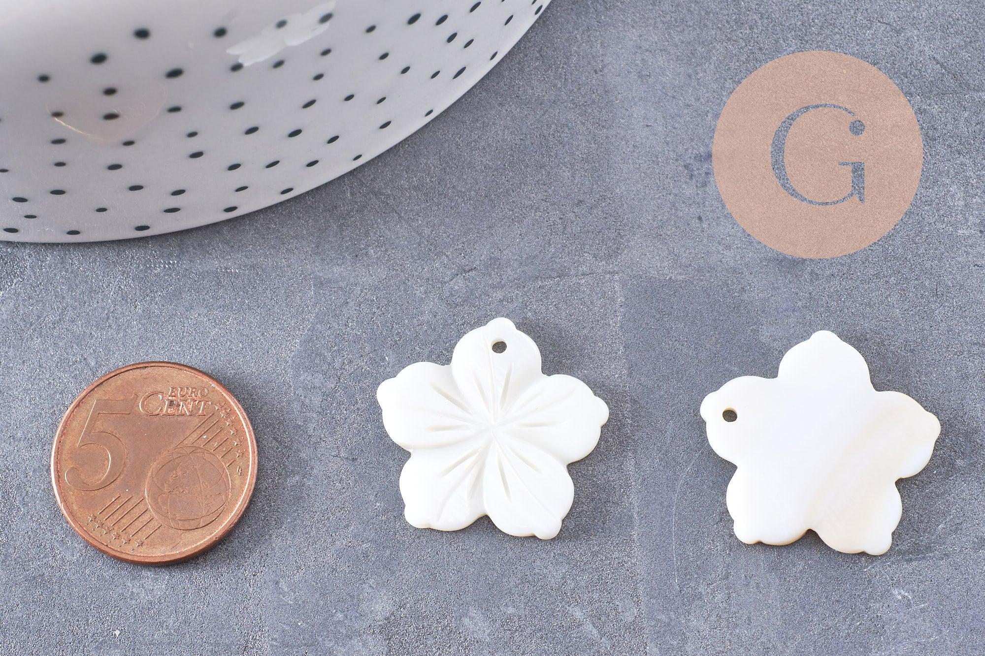 Gingerlily Pendentifs G10228 pendentif fleur nacre blanche x2