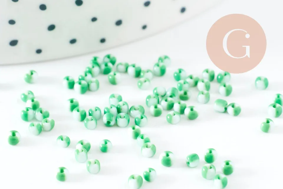 Gingerlily perles rocaille rayé vert blanc 2 mm 10 g