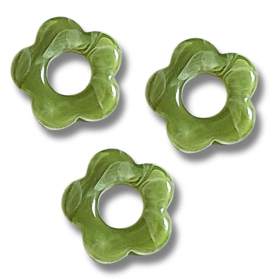 ARTSHOP Flower power 26 Fleur baby cabochon vert 20mm x1