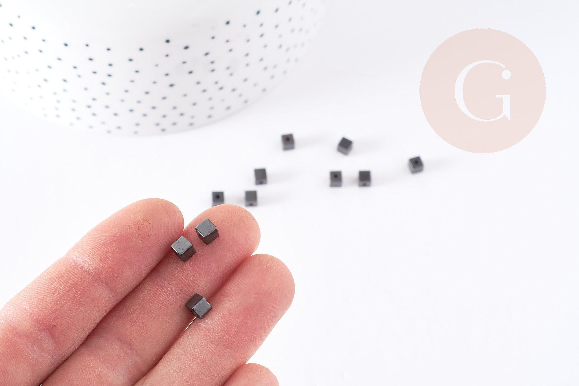 Gingerlily Perles G9078 perles cube hématite grise 3mm fil 39cm
