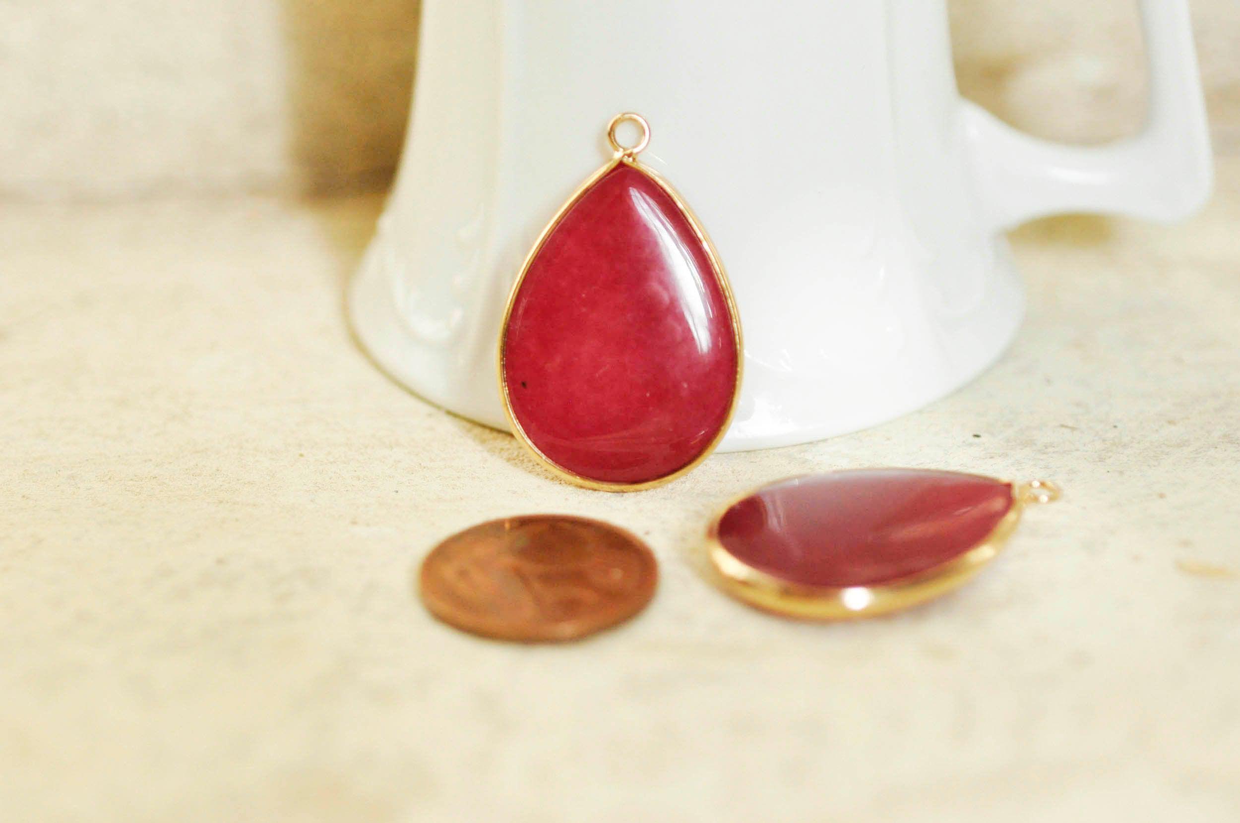 Gingerlily Pendentifs goutte jade bordeaux doré 35 mm, x1