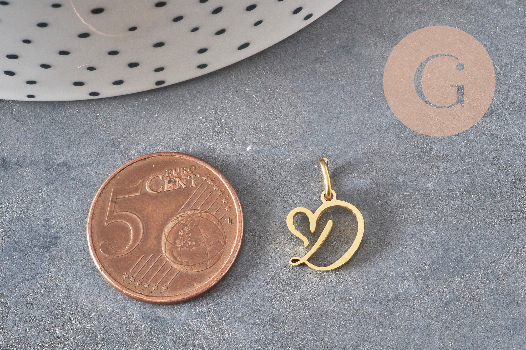 Gingerlily pendentif lettre initiale dorée 12.5mm acier G11372