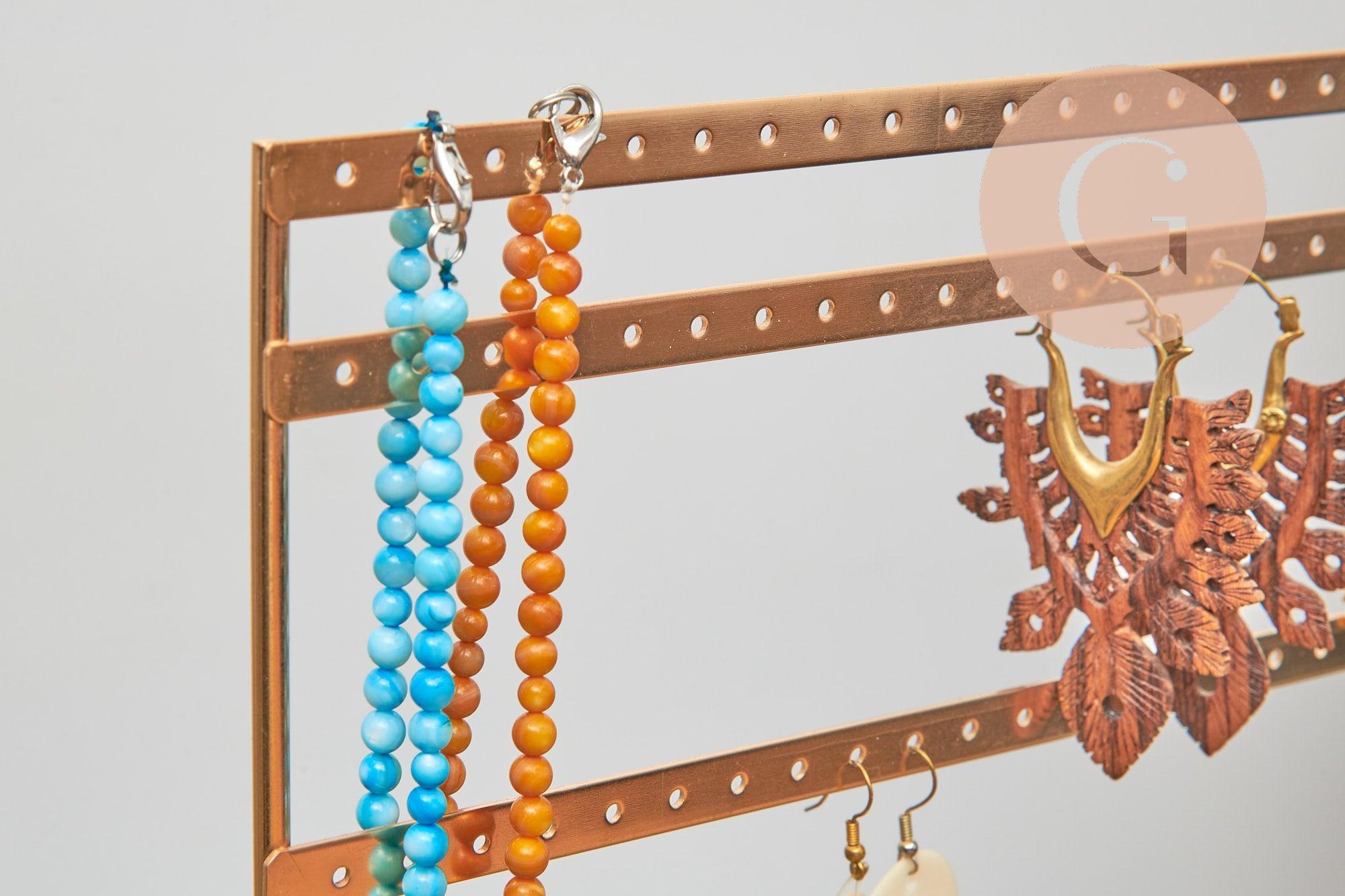 Gingerlily présentoir boucles laiton doré socle bois 35cm