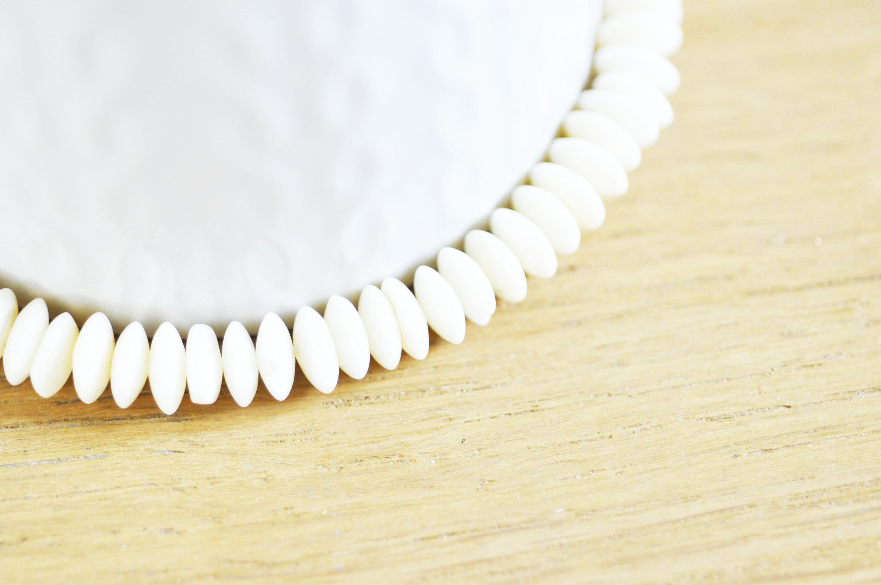 Gingerlily Perles rondelles G4781 bambou blanc 7mm fil 120