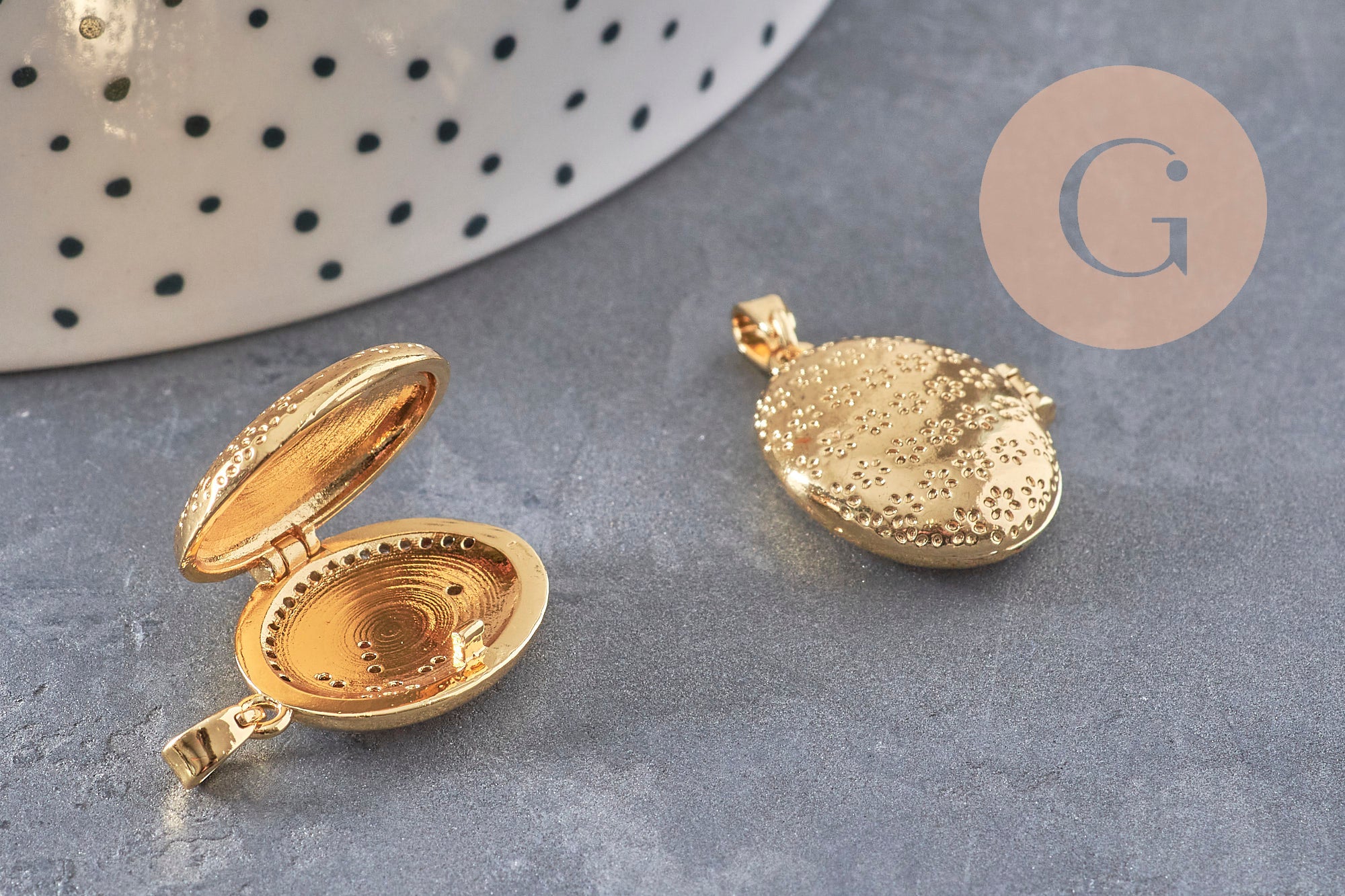 Gingerlily Pendentif locket ovale doré étoiles 17mm x1