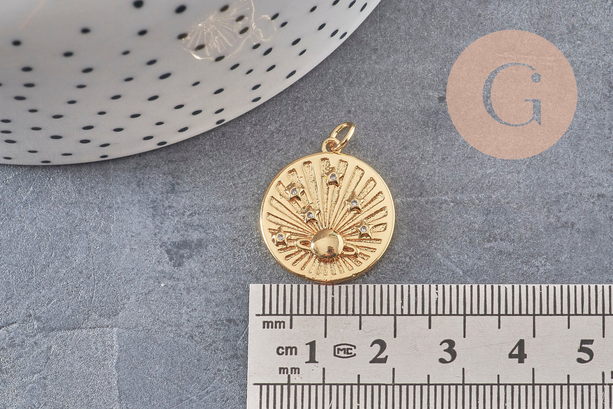 Gingerlily G6075 pendentif médaille planète laiton doré zircons 23,5mm