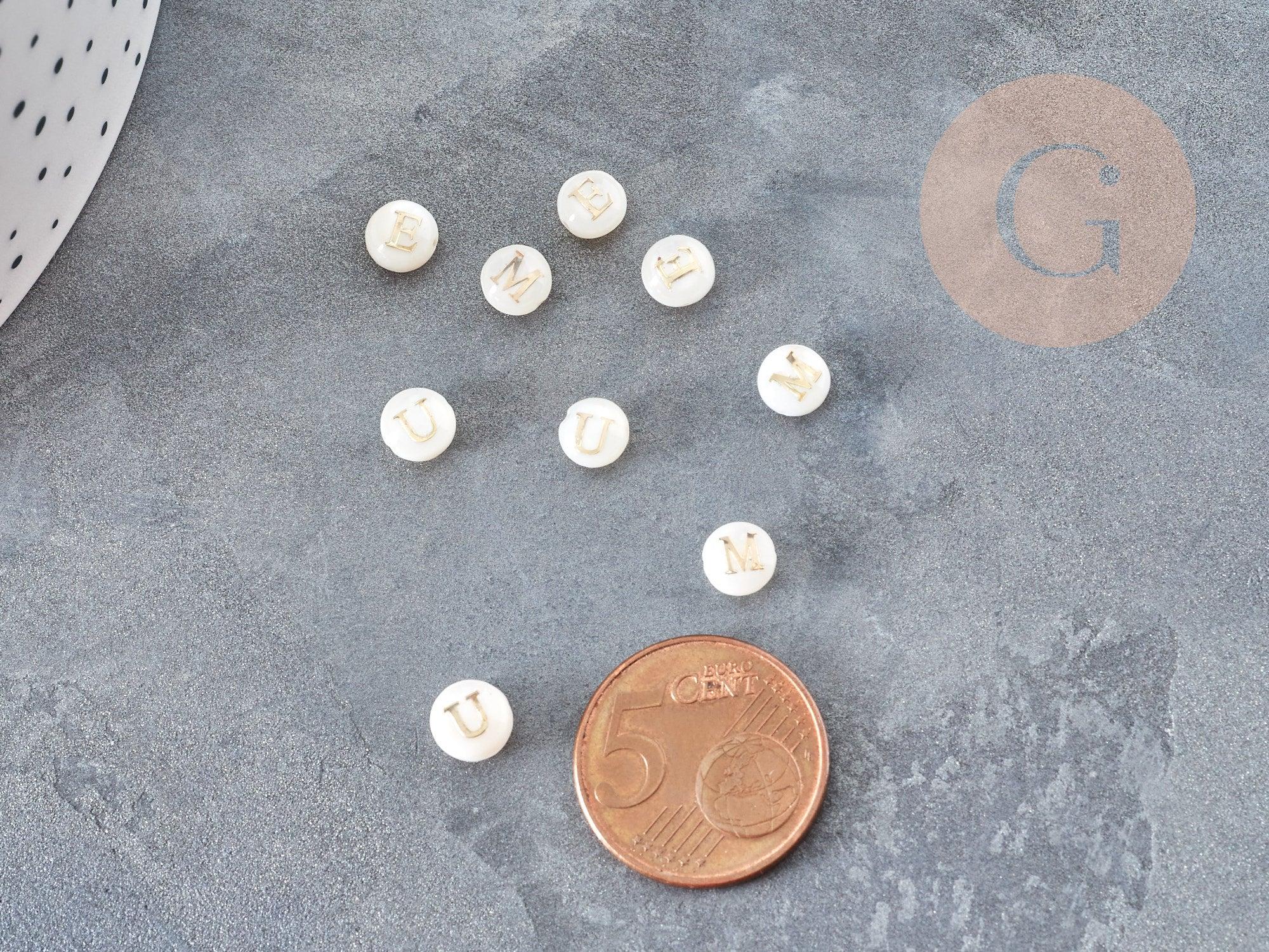 Gingerlily Perles perle nacre lettre dorée 6x4mm x1