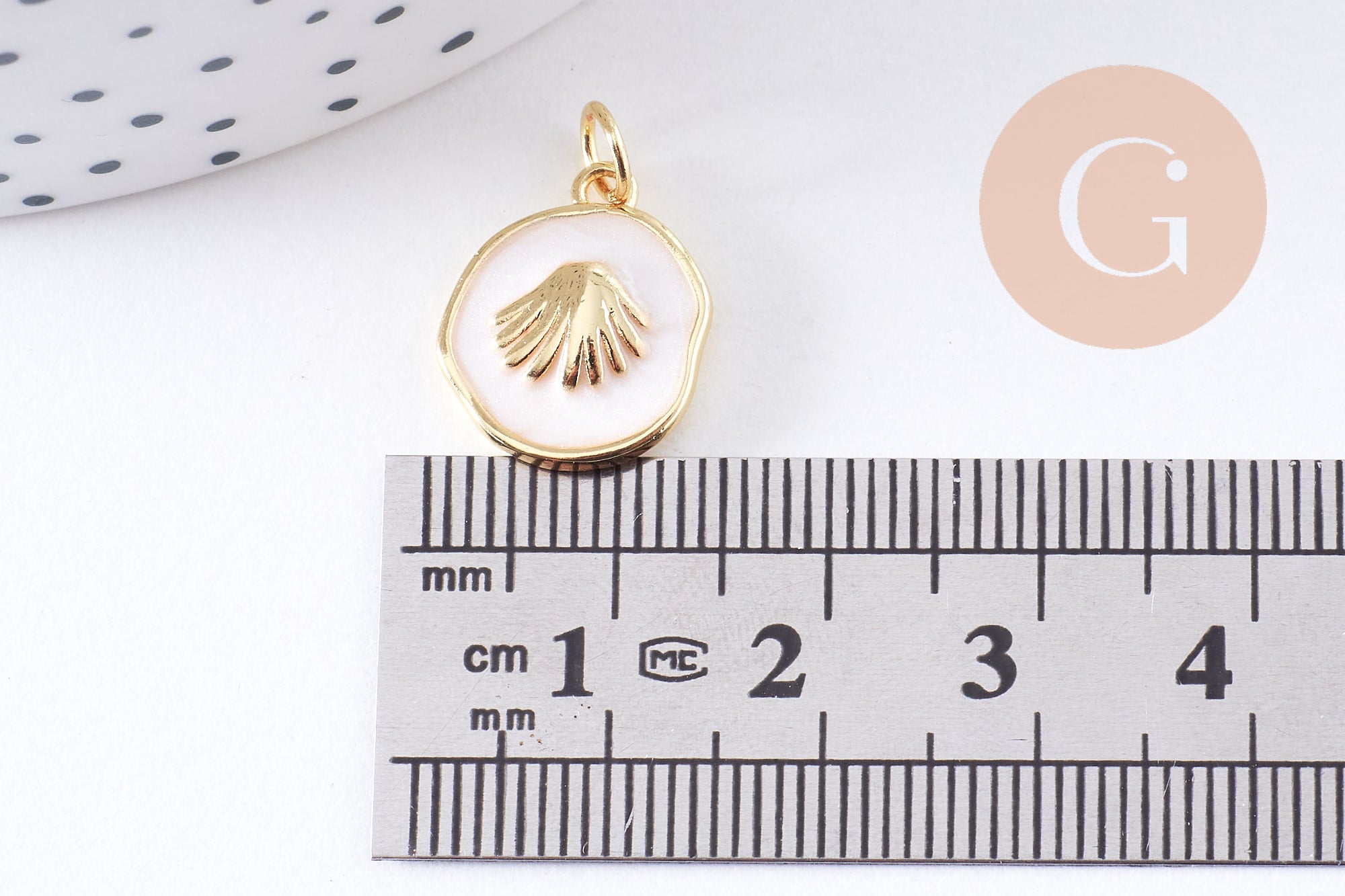 Gingerlily Pendentif médaille coquillage émail blanc 15.5mm