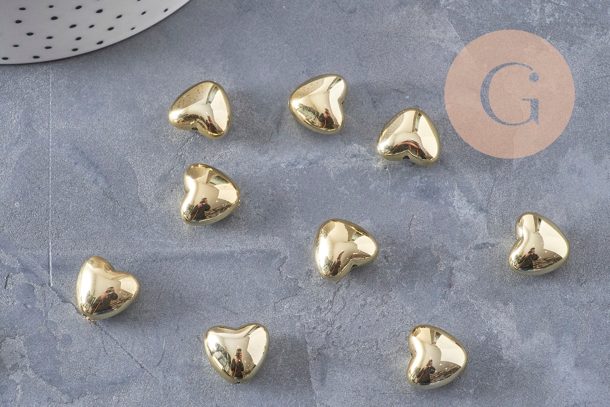 Gingerlily Perles cœur bombé doré 13x15mm x10 plastique