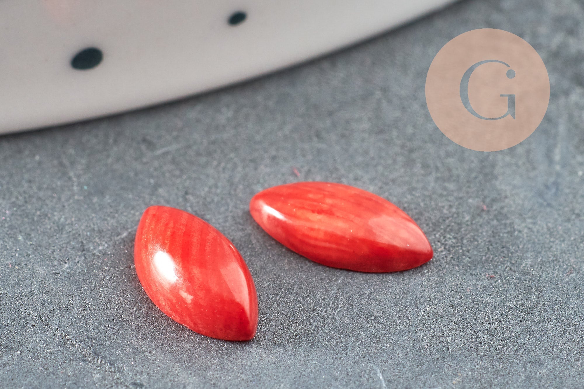 Gingerlily Cabochon marquise corail rouge naturel 5x10mm x1