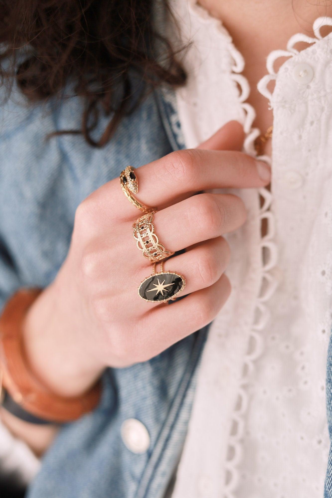 Gingerlily Perles G7040 bague chevron acier doré émail noir 54