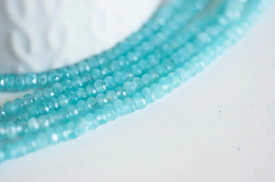 Gingerlily Perle abacus jade bleu 4x2mm fil 137 perles facettées