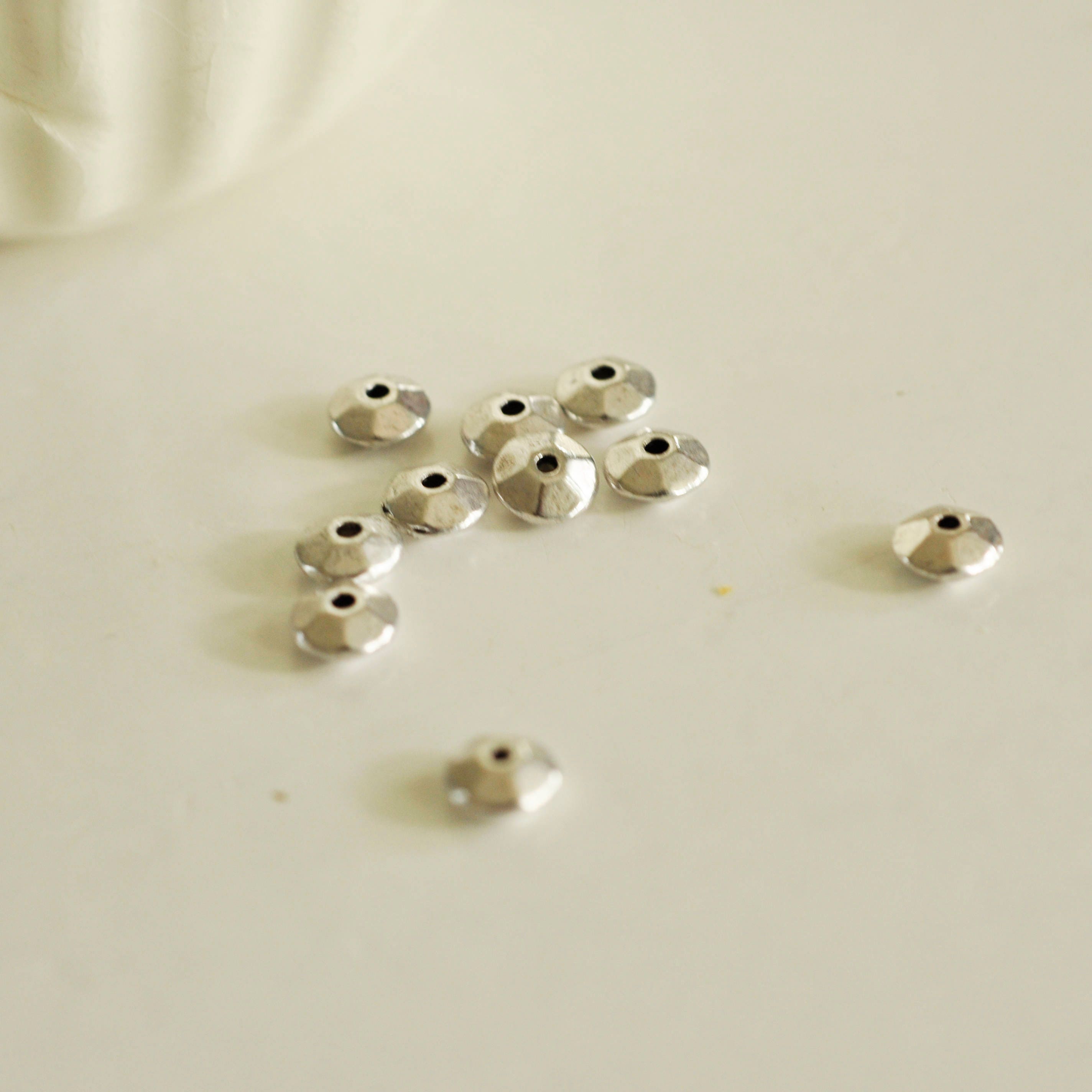 Gingerlily Perles rondelles facettées argent vieilli 6mm x20