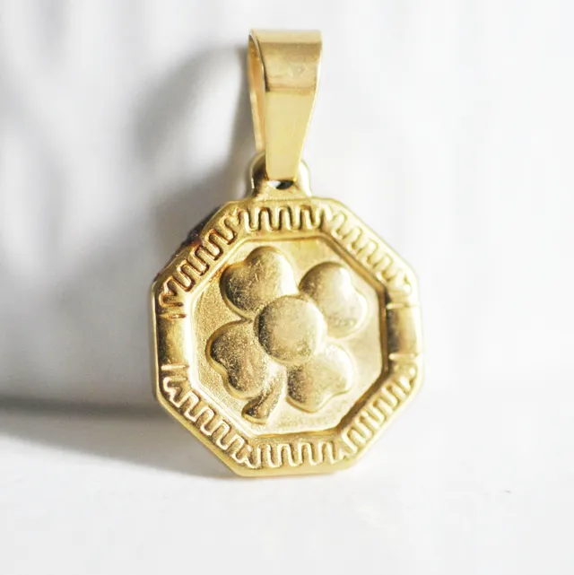 Gingerlily Pendentif médaille trèfle doré 18mm G3061