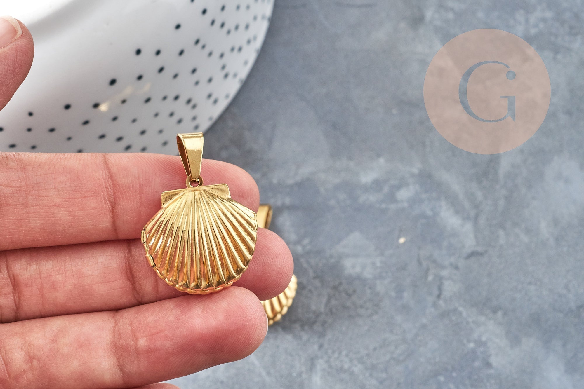 Gingerlily Pendentifs Locket coquillage acier doré 23,5mm x1