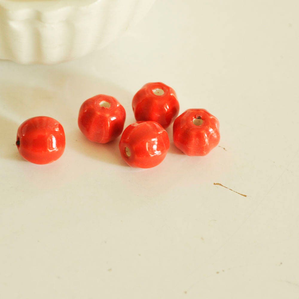 Gingerlily perles G0703 porcelaine rouge 13mm striées x5