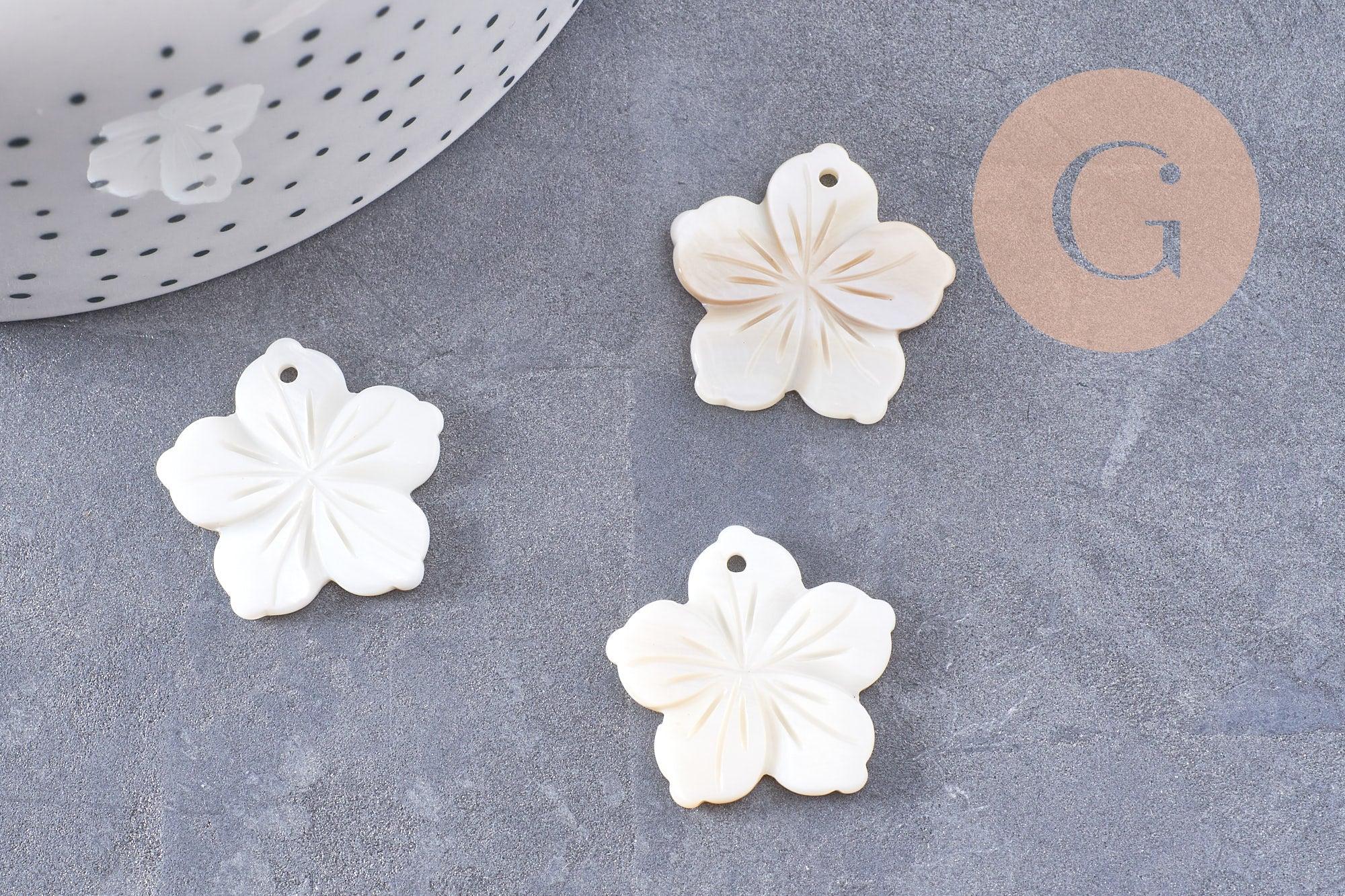 Gingerlily Pendentifs G10228 pendentif fleur nacre blanche x2