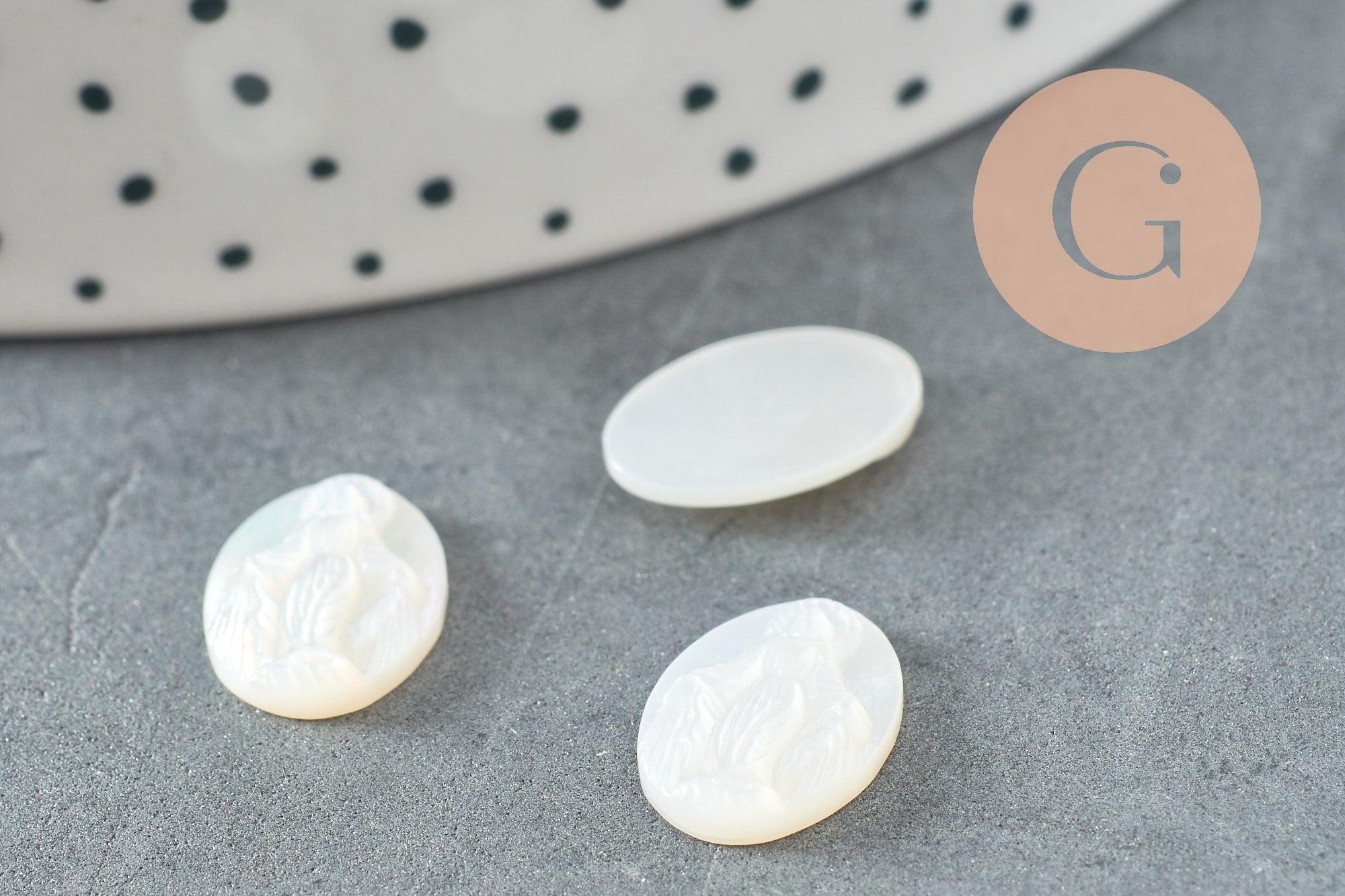 Gingerlily Cabochon ovale nacre Vierge Marie 14x10mm x1