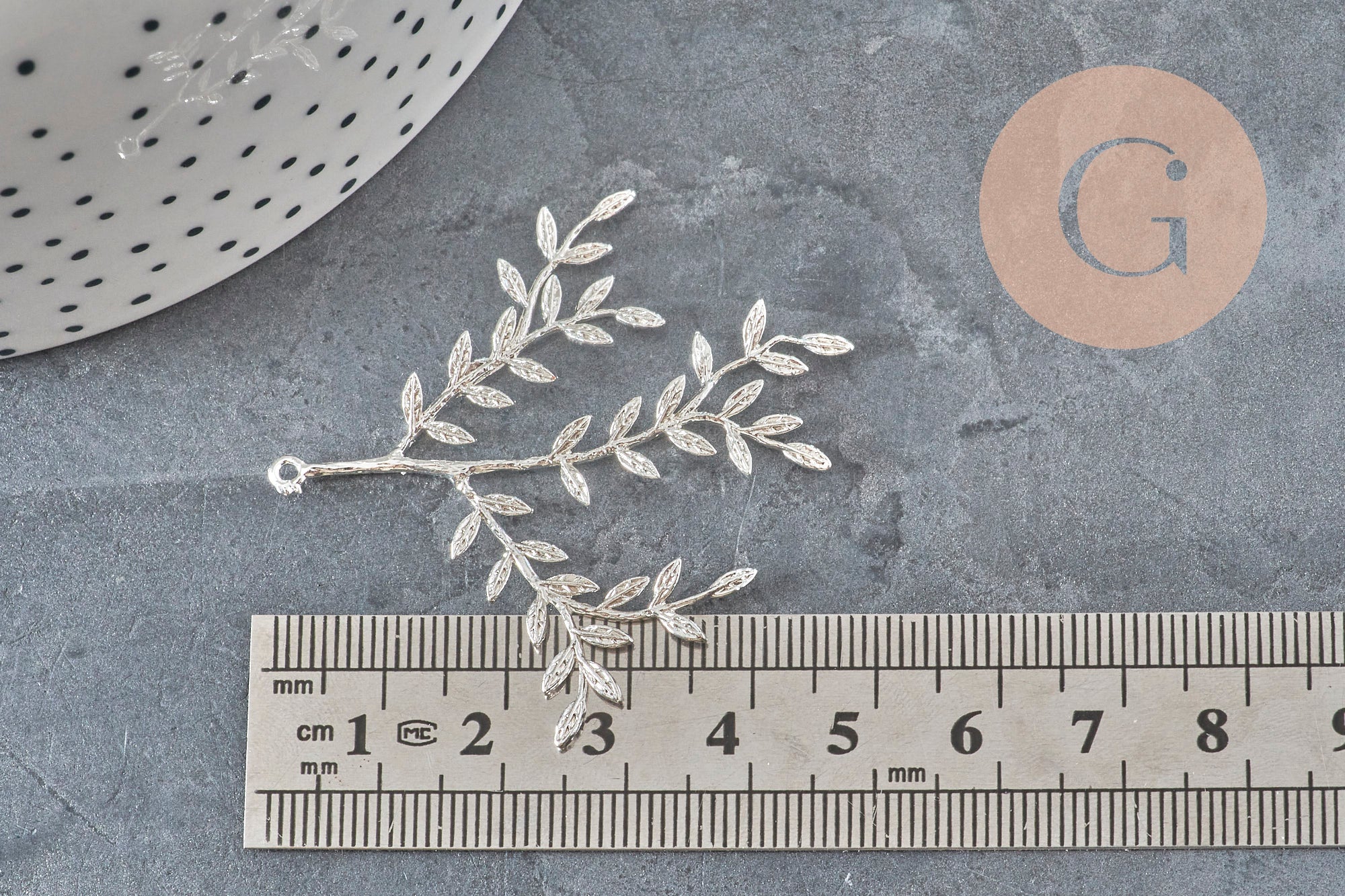 Gingerlily Pendentif G11339 branche feuille laiton argenté 49mm
