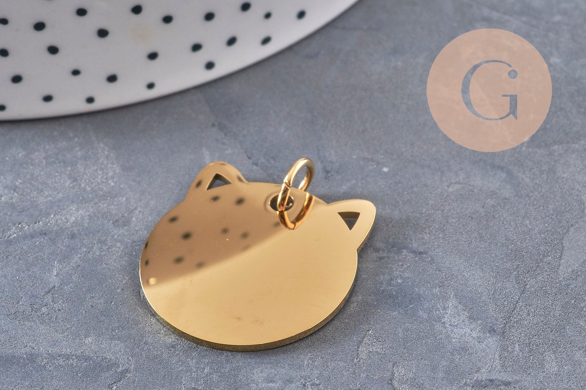 Gingerlily pendentif tête de chat acier doré 29mm G11017