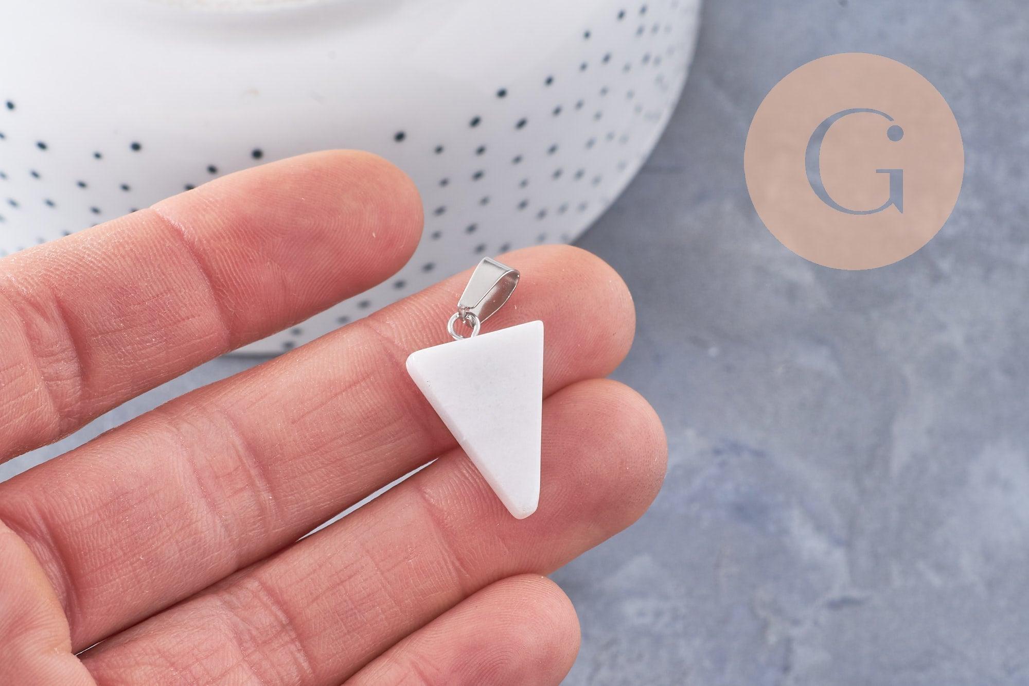 Gingerlily Perles G10059 pendentif triangle jade blanc 24mm acier
