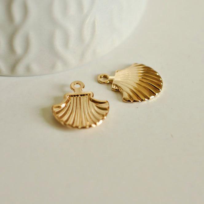 Gingerlily Pendentif coquillage laiton doré 19mm x1 G0134