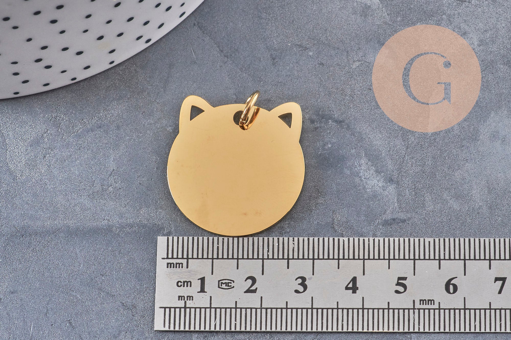 Gingerlily pendentif tête de chat acier doré 29mm G11017
