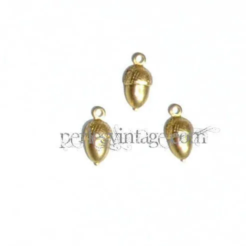 Gingerlily pendentif mini gland laiton brut breloque nature vintage