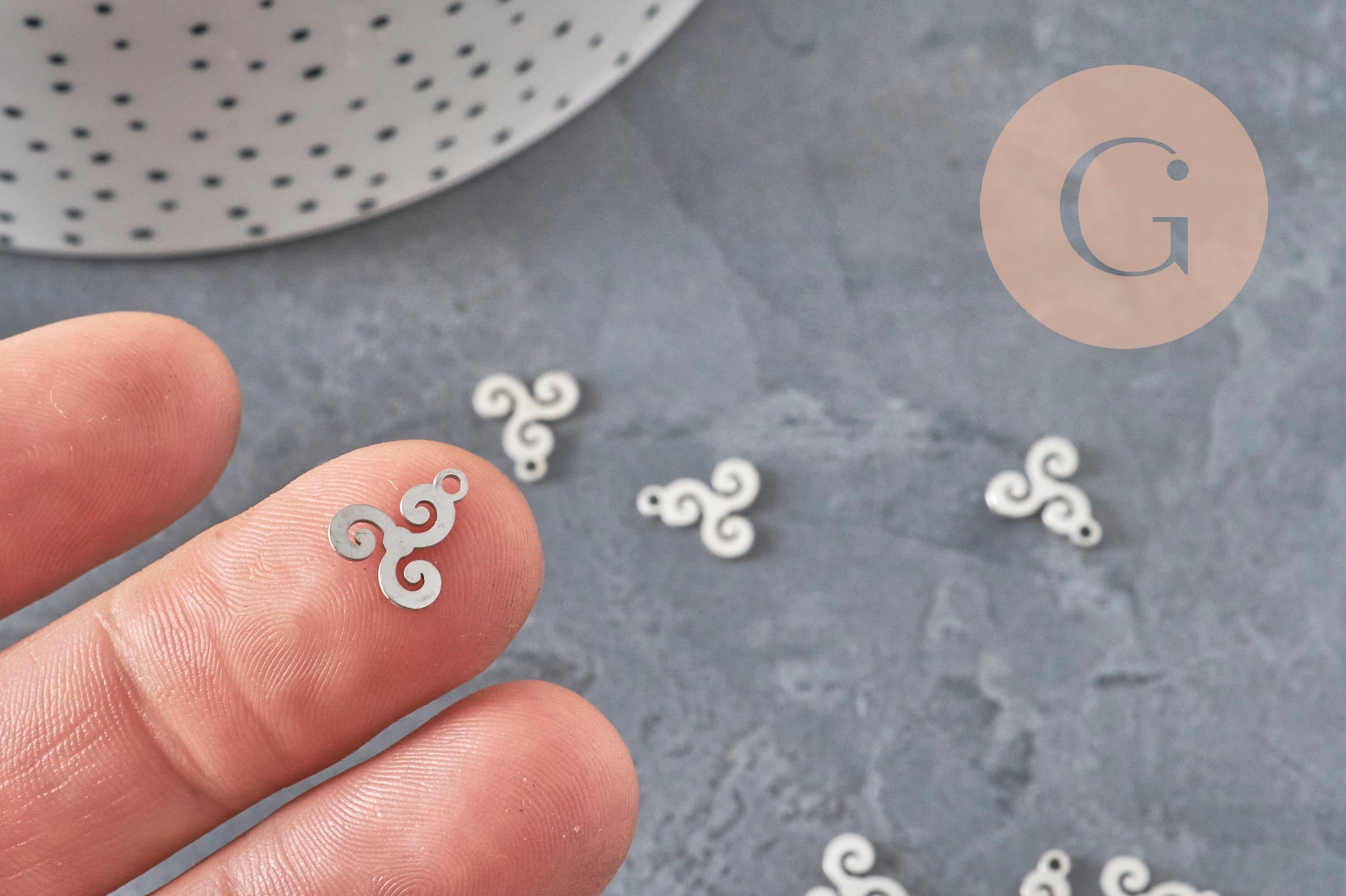 Gingerlily Pendentifs pendentif triskel acier platine 10mm x1