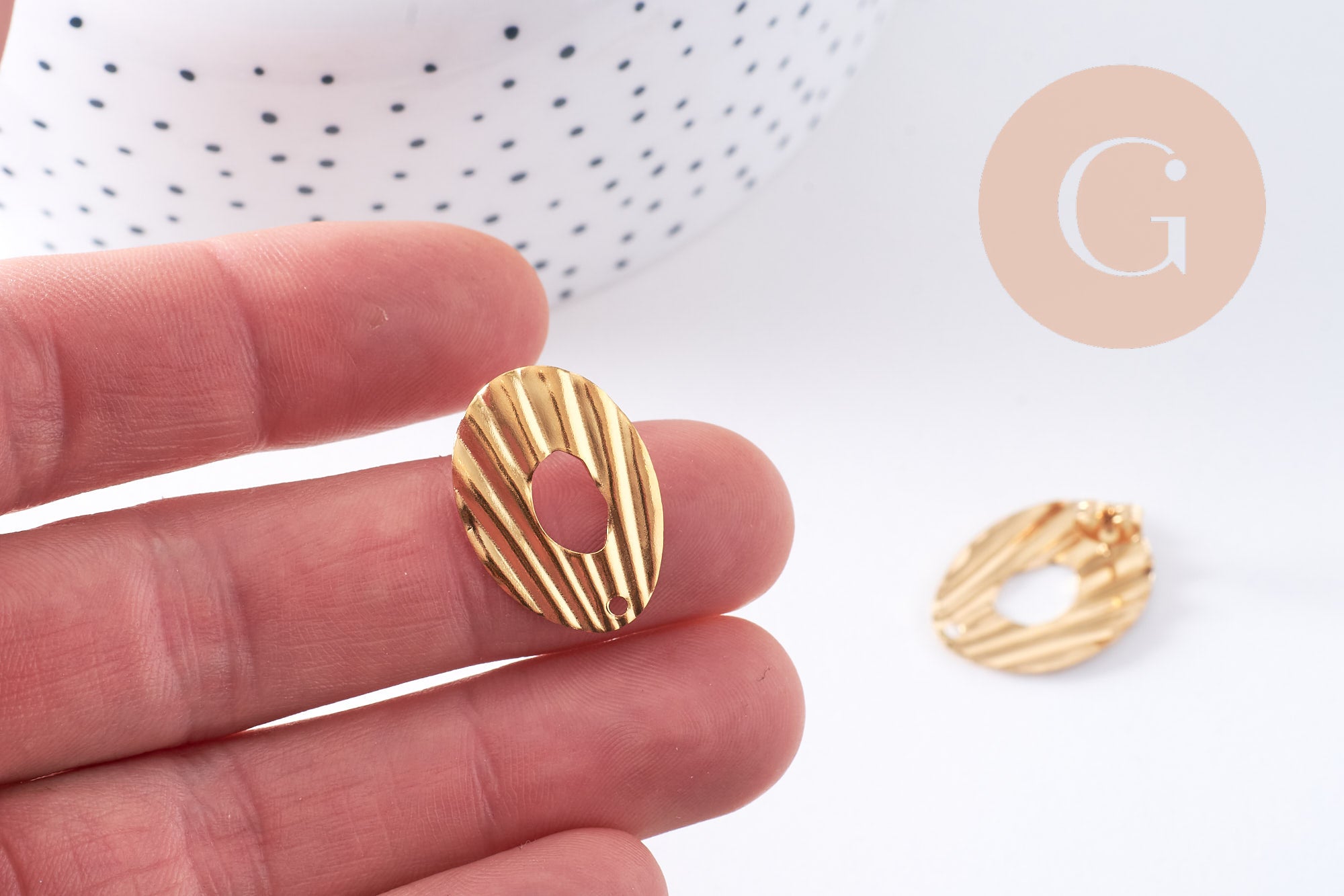 Gingerlily Boucles Ovale G10625 clous dorés 23mm x2
