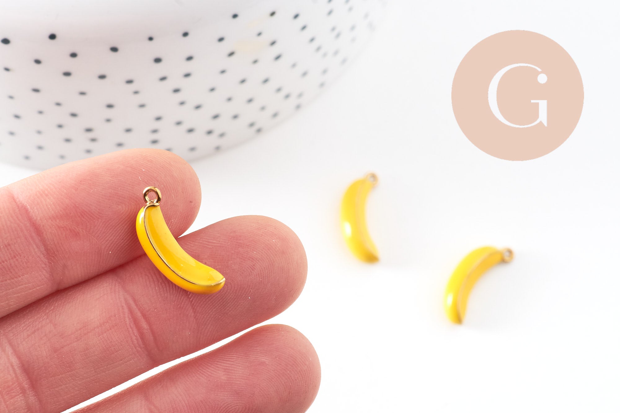 Gingerlily Pendentifs Banane émail jaune acier doré 19mm x1