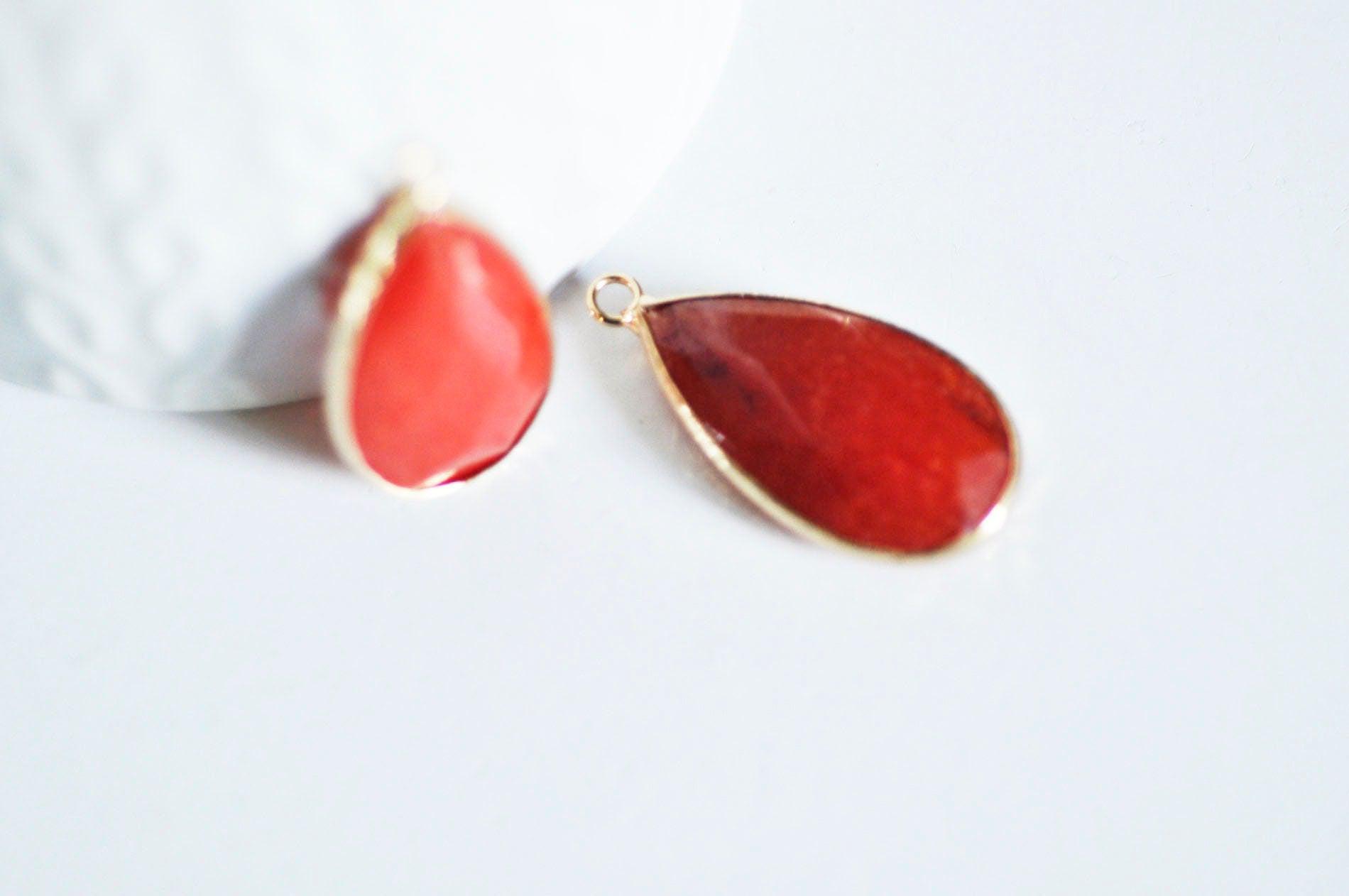 Gingerlily Pendentif goutte G0794 jade rouge doré 33mm