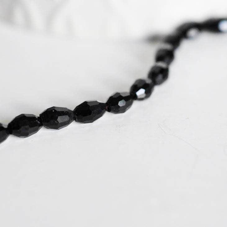 Gingerlily Perles verre noir grain de riz 6mm fil de 70