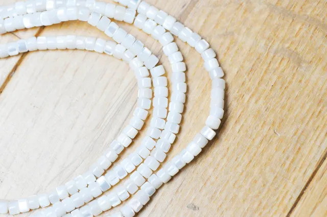 Gingerlily Perles G4139 perles heishi nacre blanche 65 perles