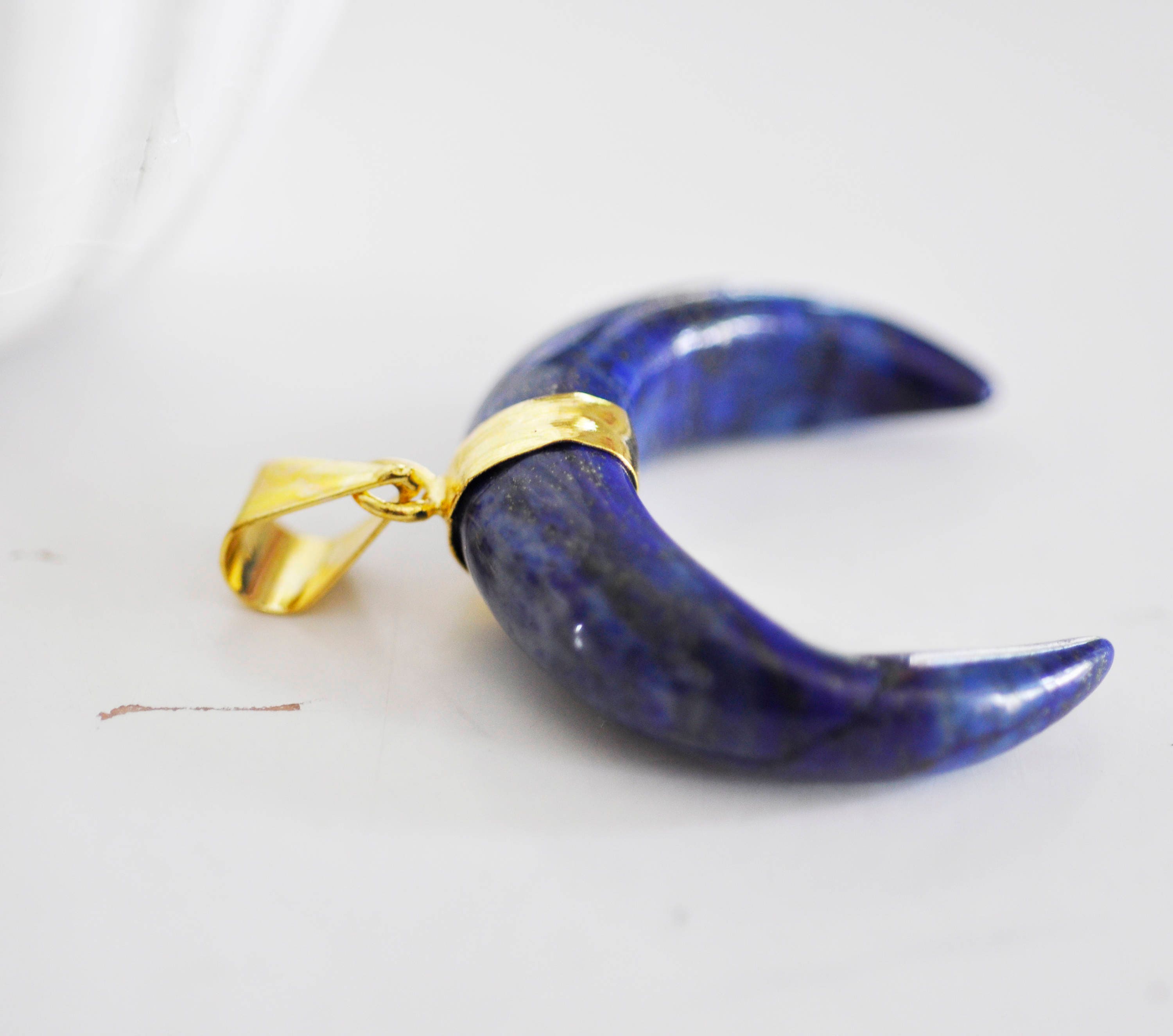 Gingerlily Perles G1377 pendentif lune lapis-lazuli 32 mm pierre