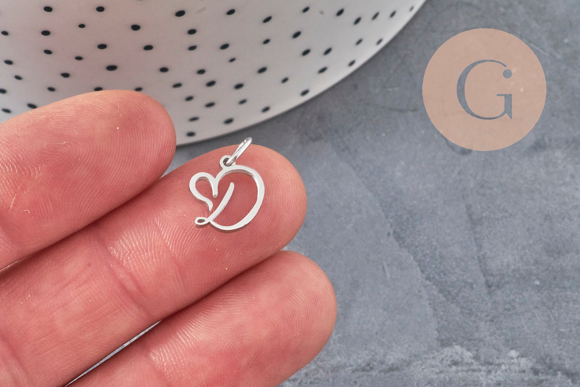 Gingerlily Pendentifs DIY Initiale G11373 breloque platine 12,5mm x1