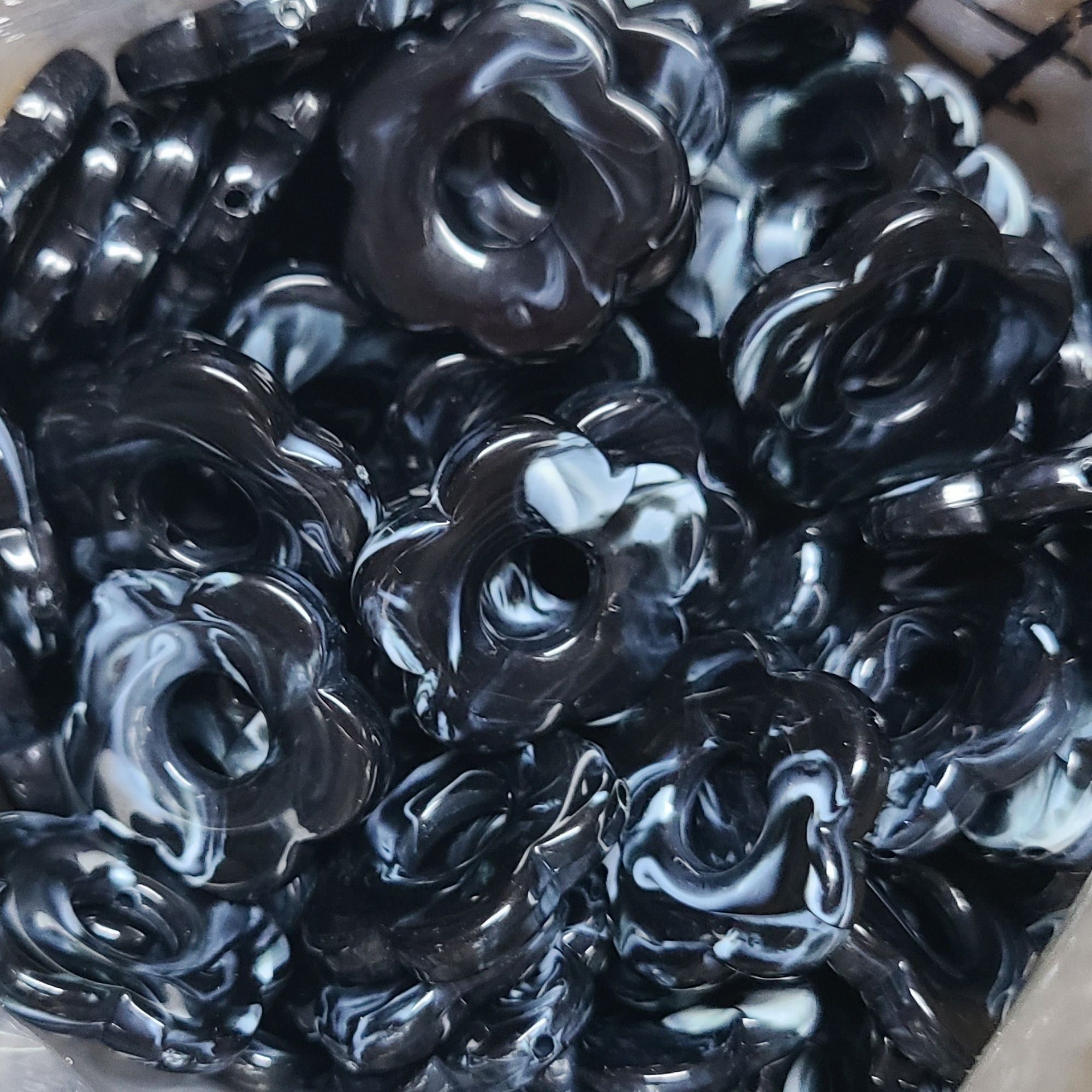 ARTSHOP Flower power pendentif fleur capucine noir 27mm x1
