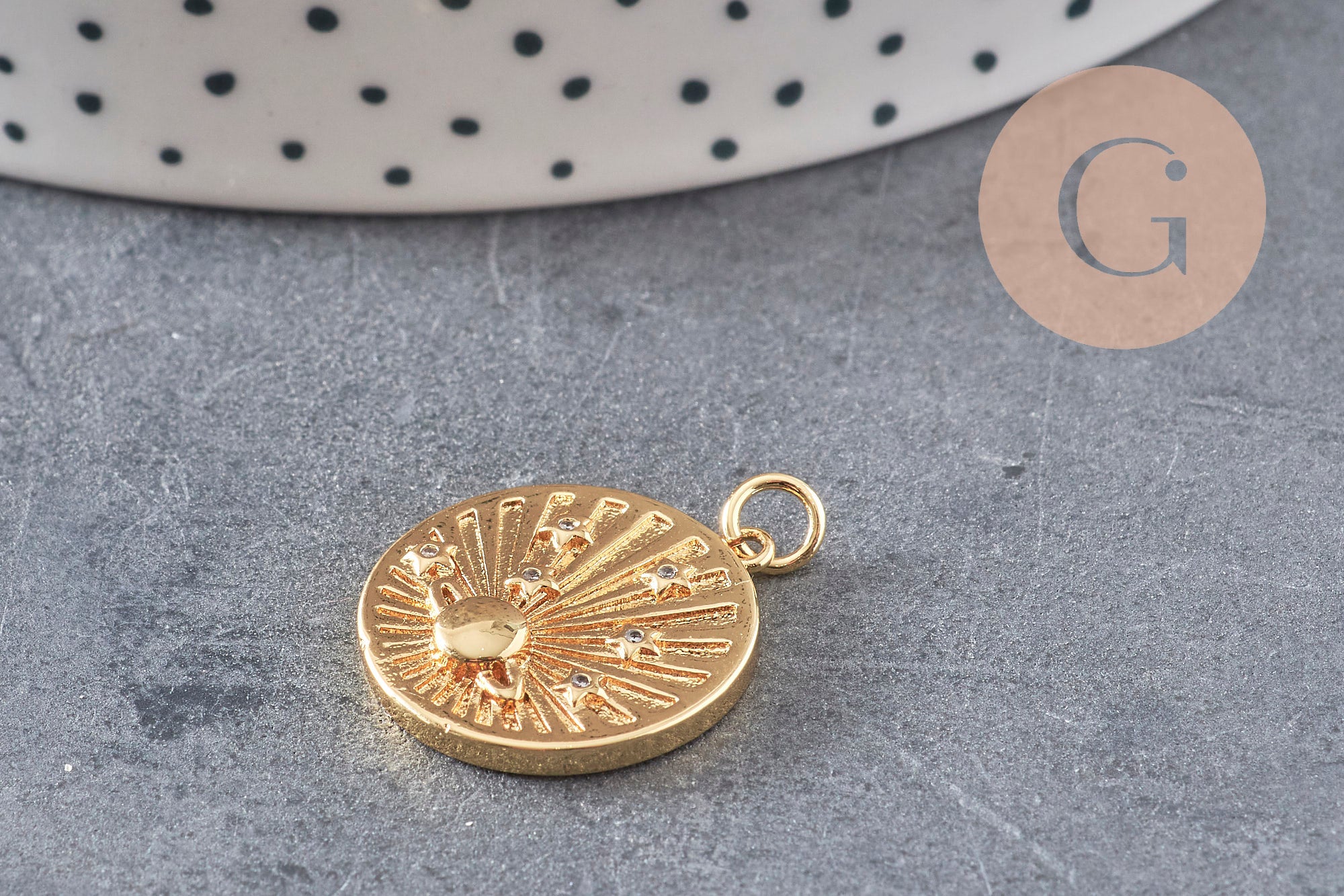 Gingerlily G6075 pendentif médaille planète laiton doré zircons 23,5mm