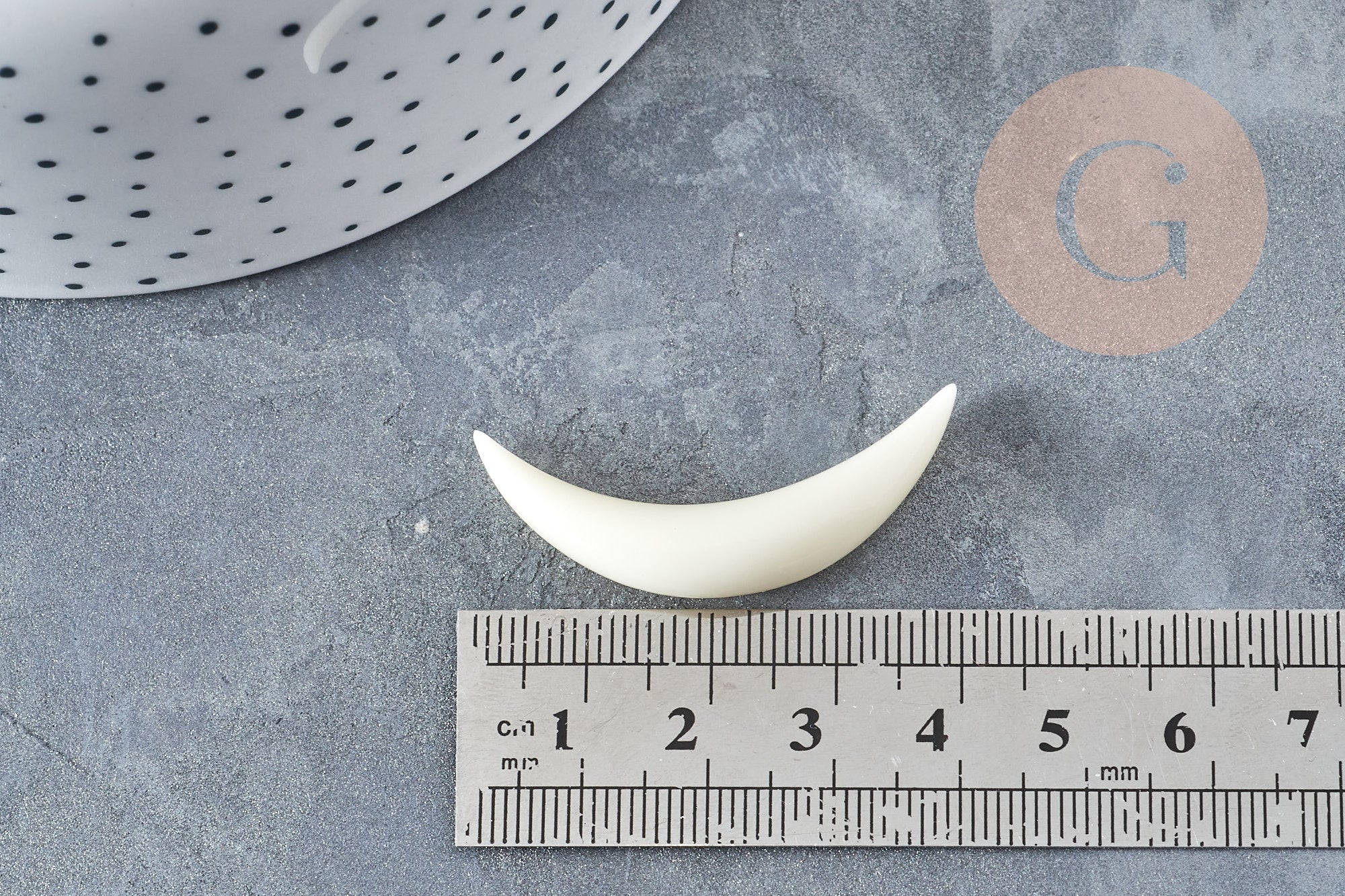 Gingerlily Pendentif Lune corne blanche 40mm x1