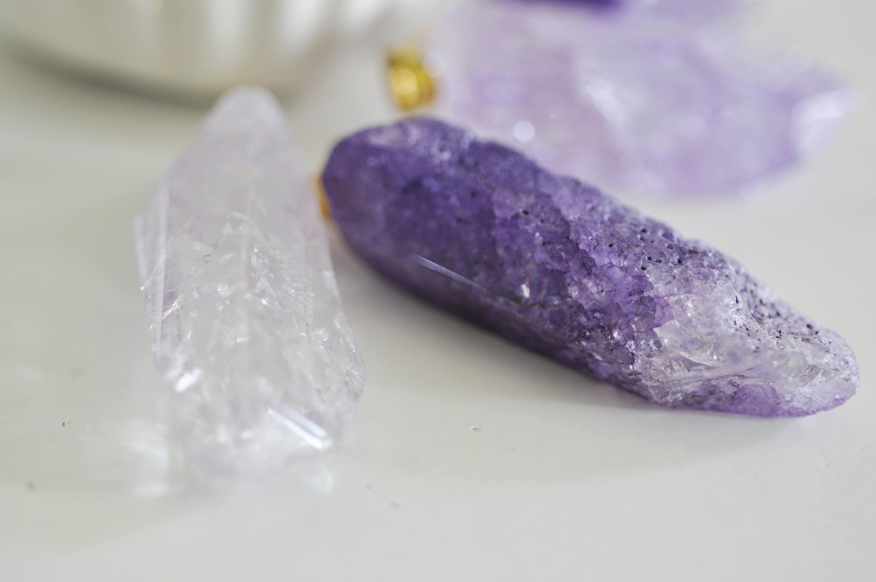 Gingerlily Pendentifs cristal violet pendentif pierre support doré